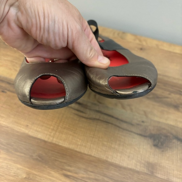 Pas de Rouge Silvia Peep Toe Low Wedge Leather Shoes Women's - Picture 2 of 12